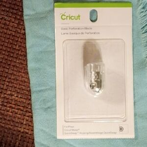 Cricut Basic Perforation Blade - White with Green Accent